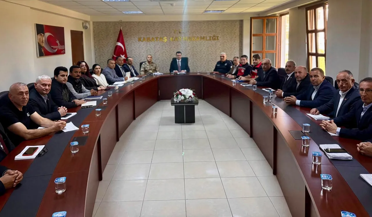 Muhtarlarla istişare ve değerlendirme toplantısı yapıldı