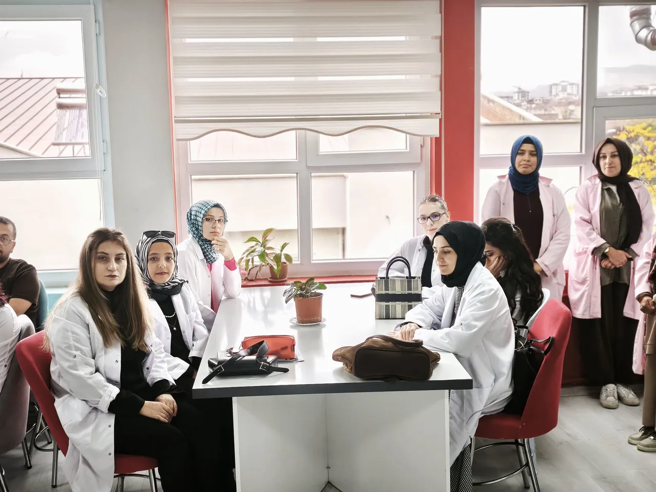 Kahramankazan Kaymakamı Yılmaz, Şehit Ümit Güder ortaokulunu ziyaret etti
