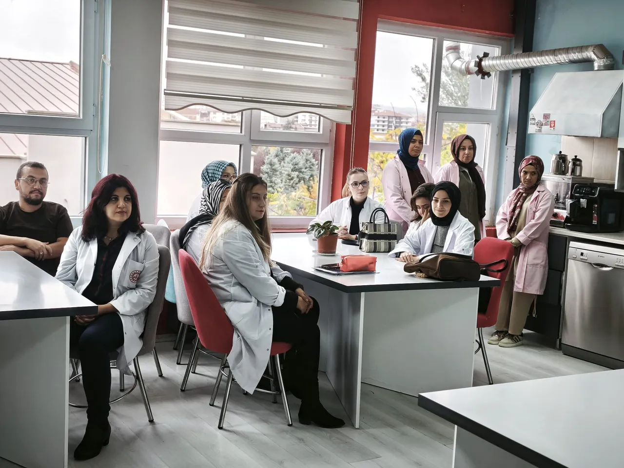 Kahramankazan Kaymakamı Yılmaz, Şehit Ümit Güder ortaokulunu ziyaret etti