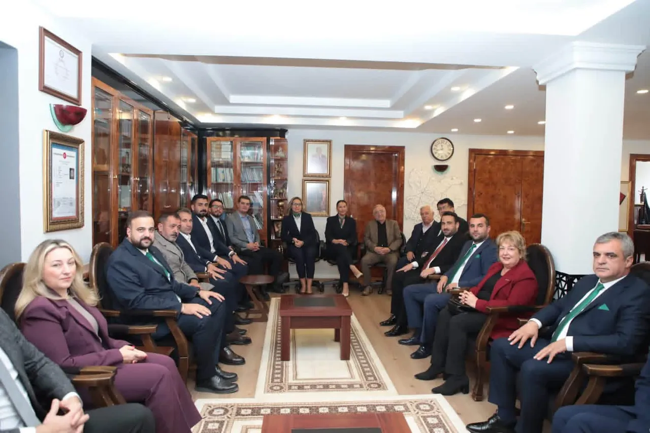 Kırklareli Ticaret ve Sanayi Odası Başkan Nişikli ve meclis üyesi adayları oda seçimleri öncesinde ziyaretine geldiler