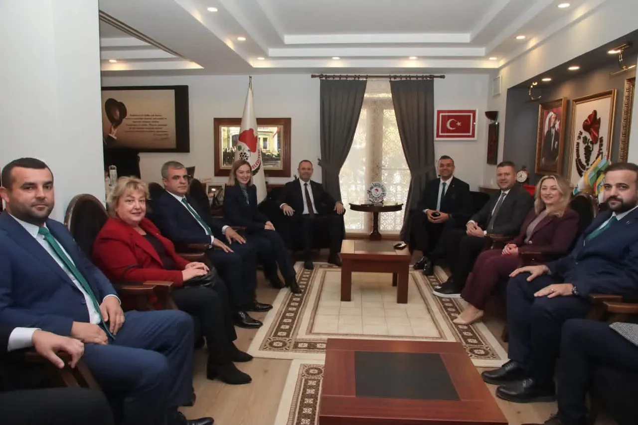 Kırklareli Ticaret ve Sanayi Odası Başkan Nişikli ve meclis üyesi adayları oda seçimleri öncesinde ziyaretine geldiler