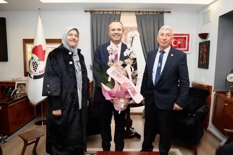 Kırklareli Belediyesi: Ülkemizin dört bir yanında hizmet veren tüm muhtarlarımızın 19 Ekim Muhtarlar Günü’nü kutluyorum