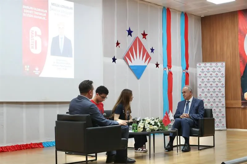 Vali Erol, öğrencilerle tecrübelerini paylaştı