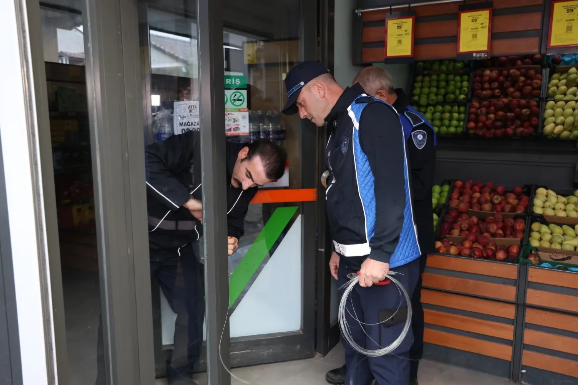 Kartepe’de uyarılara rağmen ihlalleri sürdüren market mühürlendi
