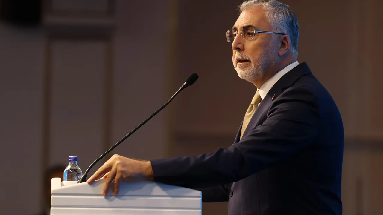 Bakan Işıkhan, “COP31’e Giderken Emek Dünyasının Ortak Gündemi” Programı’na katıldı