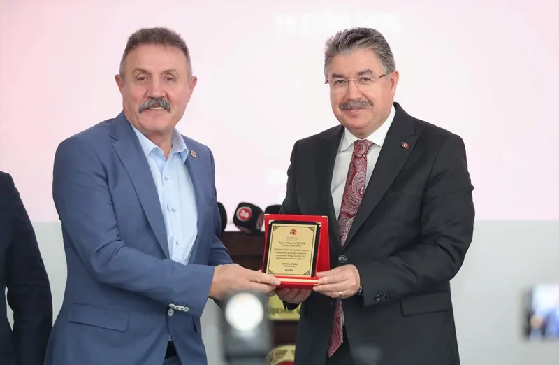 Eskişehir Valisi Yılmaz, 19 Ekim Muhtarlar Günü’nde Muhtarlarla bir araya geldi