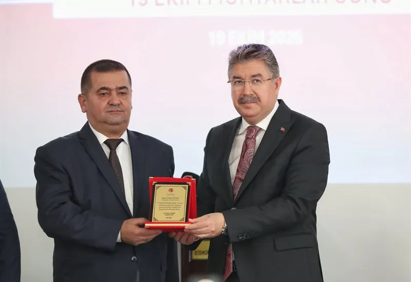 Eskişehir Valisi Yılmaz, 19 Ekim Muhtarlar Günü’nde Muhtarlarla bir araya geldi