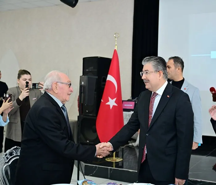 Eskişehir Valisi Yılmaz, 19 Ekim Muhtarlar Günü’nde Muhtarlarla bir araya geldi