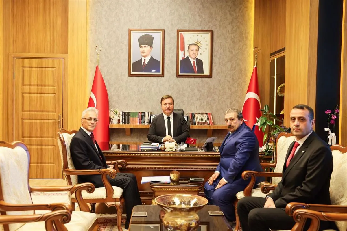Muhtarlar Günü Münasebetiyle Erzincan Valisine ziyaret