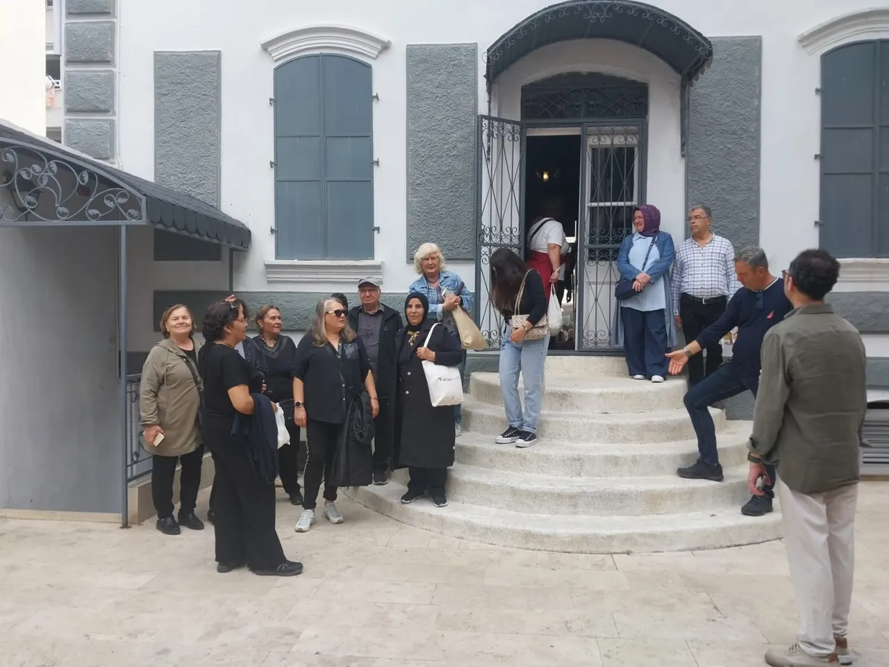 Konak Belediyesi’nden gaziler ve şehit ailelerine gezi