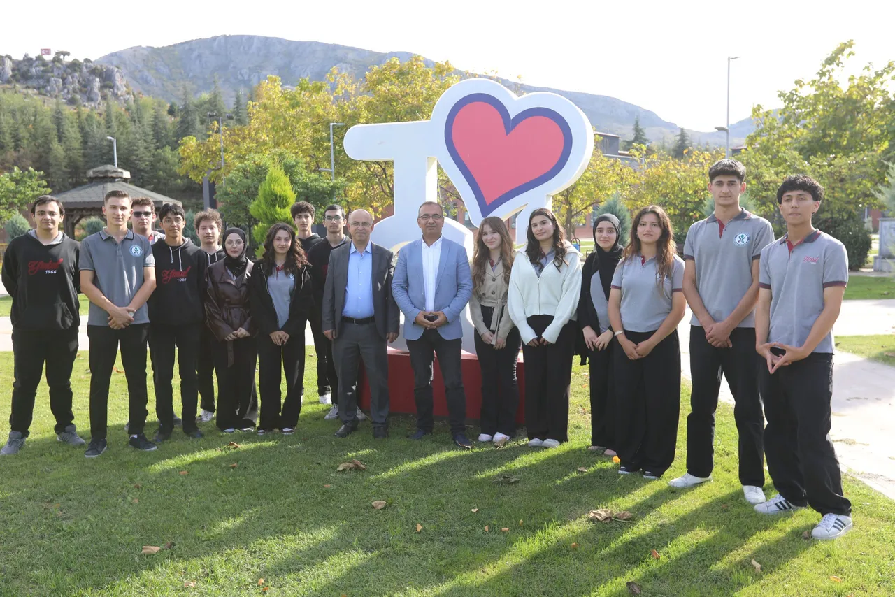 Tokat Yeşilırmak ticaret mesleki ve teknik Anadolu Öğrencileri TOGÜ kampüsünü gezdi