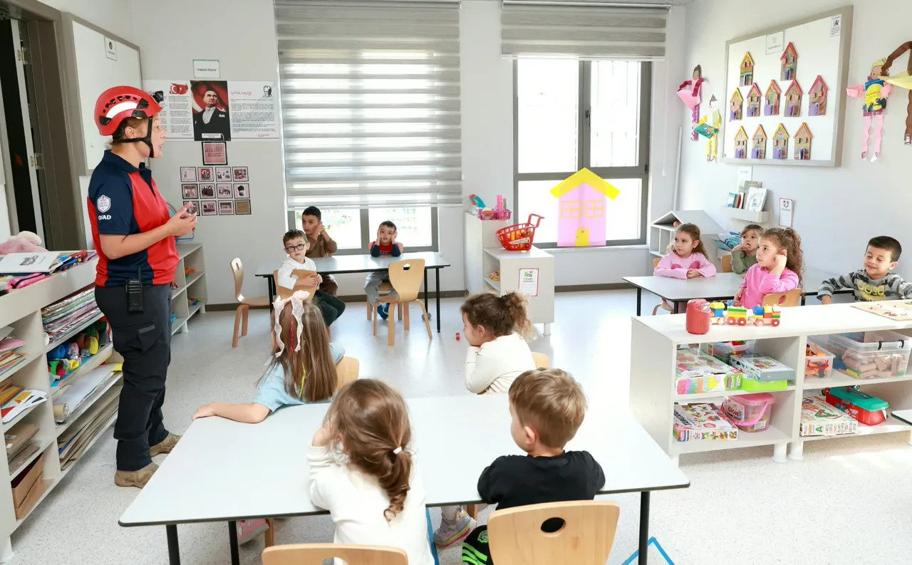 Osmangazi’de kreş öğrencileri afetlere karşı bilinçlendirildi