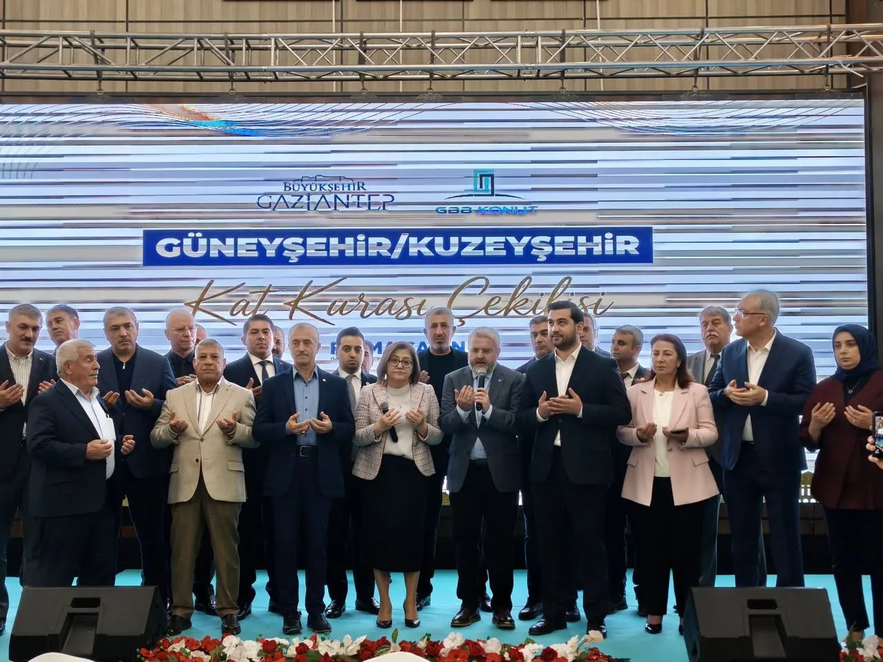 Oğuzeli Belediyesi, muhtarlar Günü’nde muhtarlarla bir araya geldi