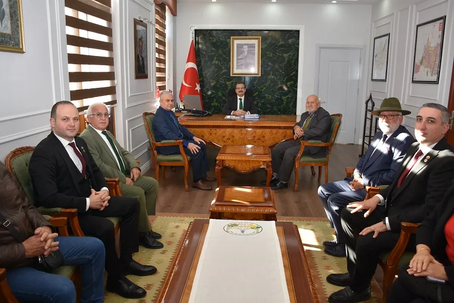 Muhtarlar Derneği’nden Salihli Kaymakamına ziyaret