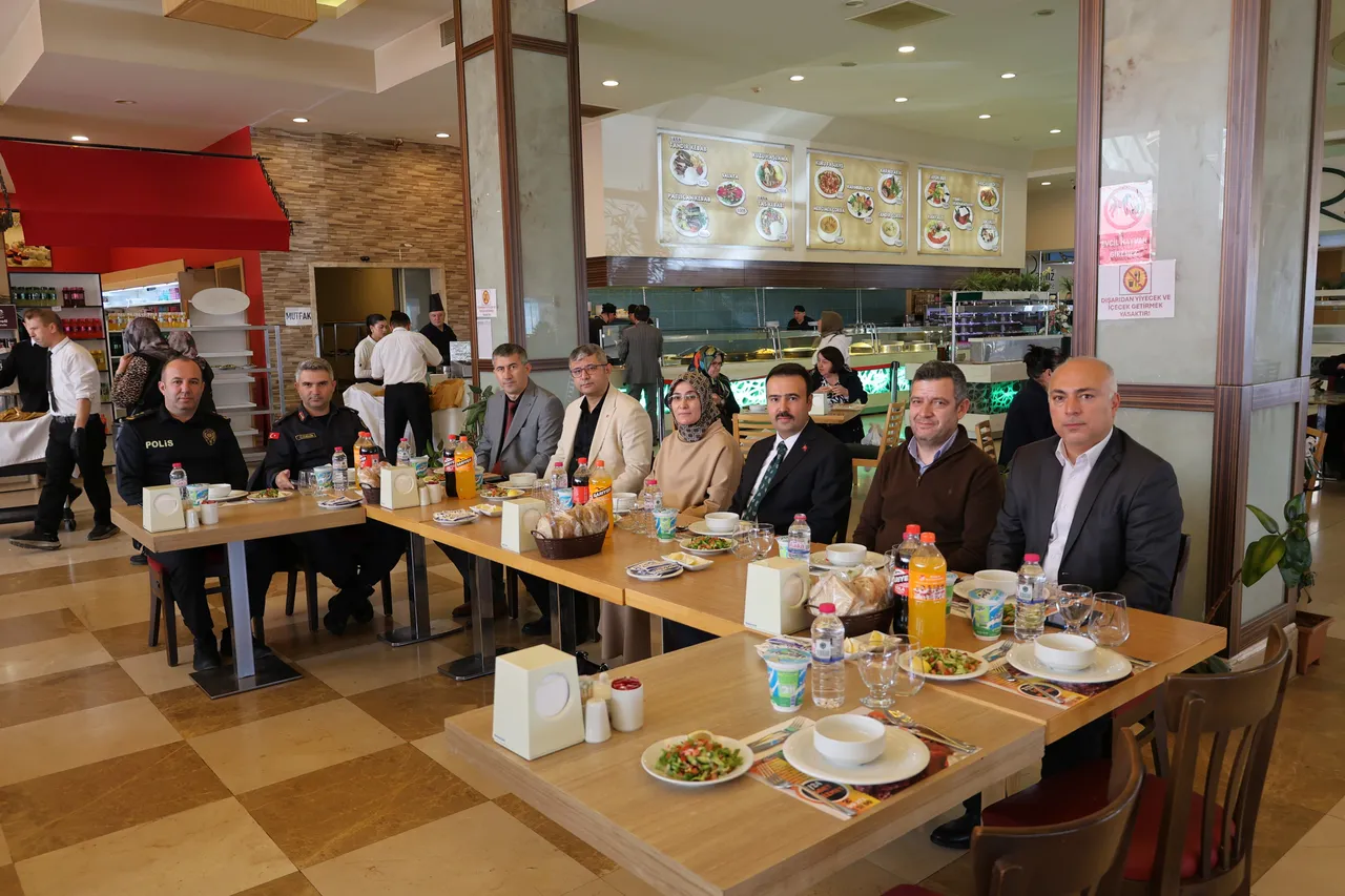 Sandıklı Belediye Başkan Vekili Sevim Ulusoy, düzenlenen programa katıldı