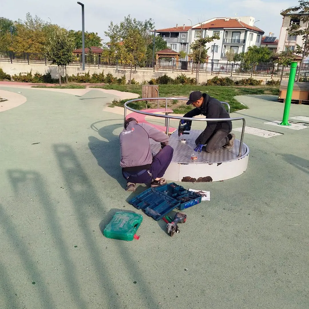 Sandıklı’nın dört bir yanında çalışmalar sürüyor