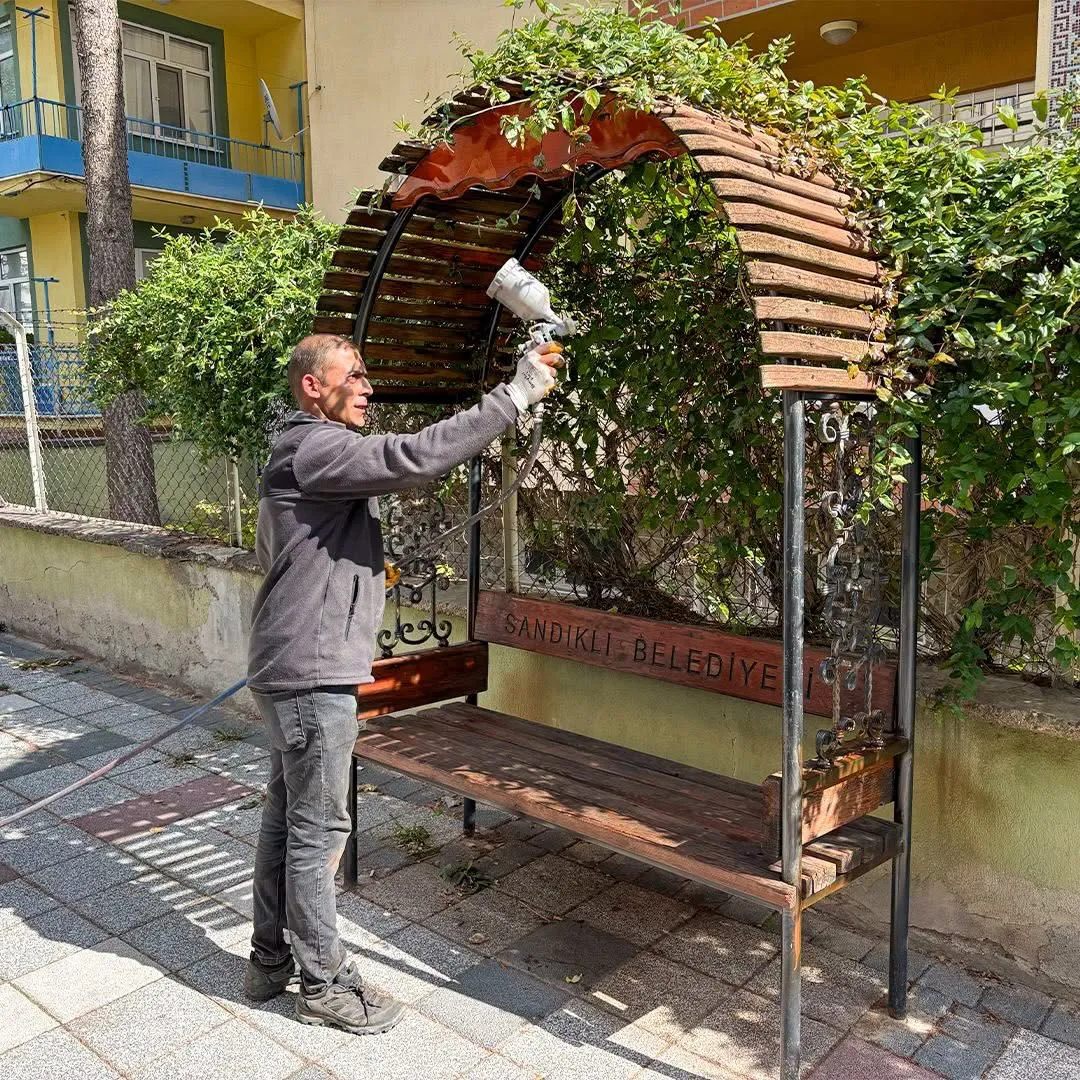 Sandıklı’nın dört bir yanında çalışmalar sürüyor