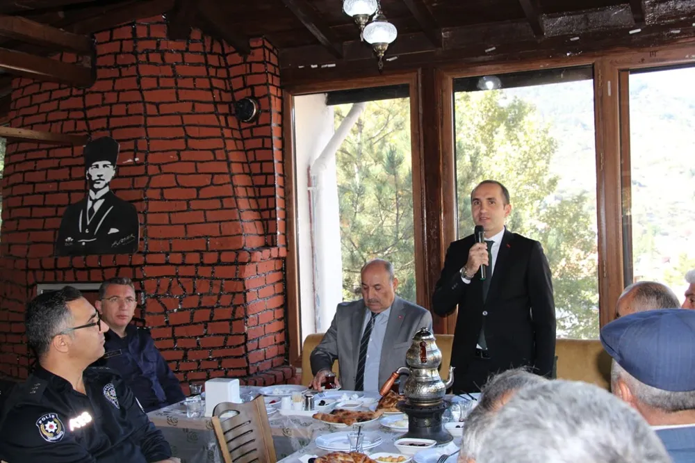 İskilip Kaymakamı Polat "19 Ekim Muhtarlar Günü" münasebetiyle düzenlenen programa katıldı