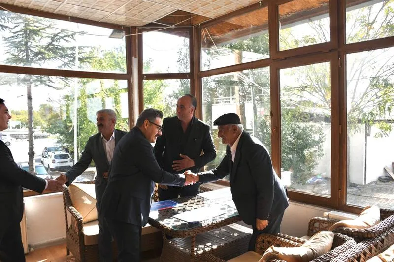 Adilcevaz Kaymakamı Özçelik, Öğretmenevi’nde düzenlenen kahvaltı programına katıldı