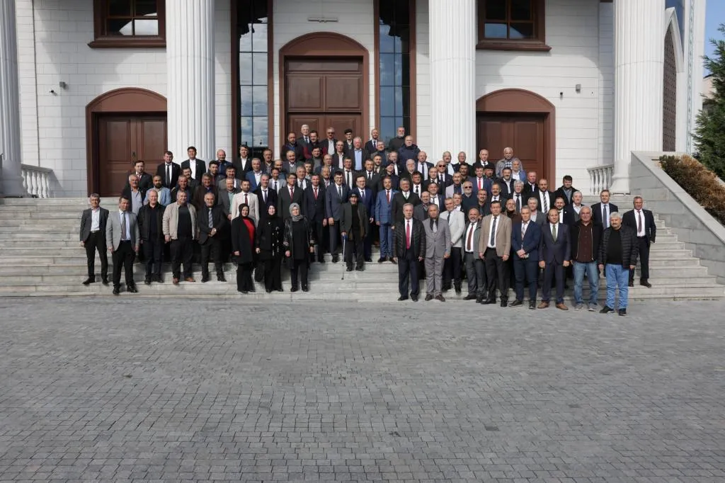 Muhtarlar Günü kapsamında çelenk sunumu gerçekleşti