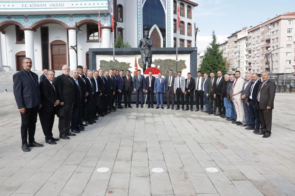Muhtarlar Günü kapsamında çelenk sunumu gerçekleşti