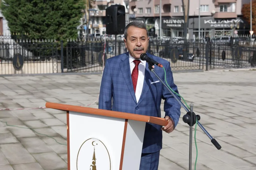 Muhtarlar Günü kapsamında çelenk sunumu gerçekleşti