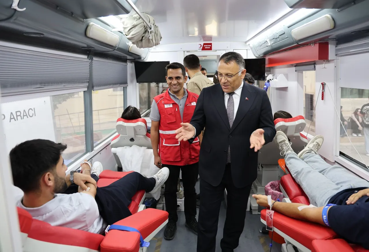 Rektör Gürel’den Türk Kızılay'ın kan bağışı kampanyasına destek