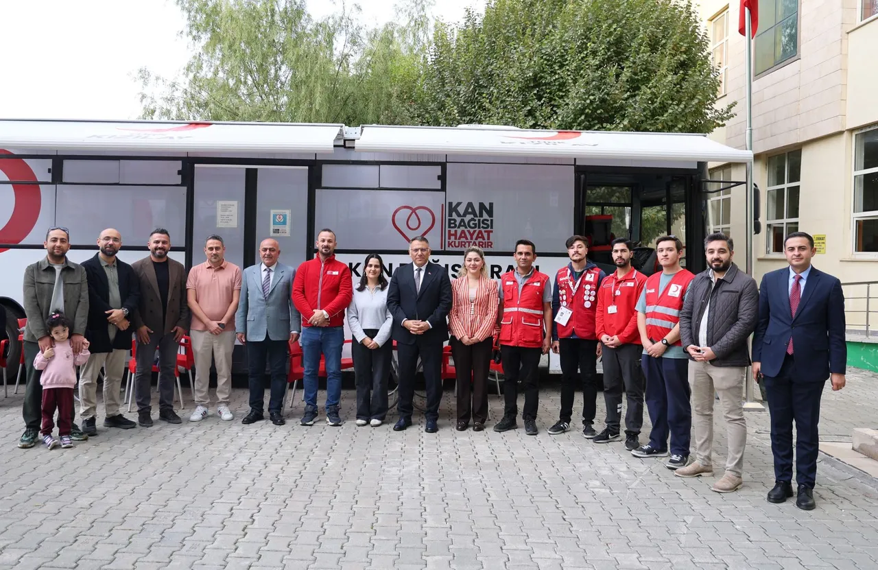 Rektör Gürel’den Türk Kızılay'ın kan bağışı kampanyasına destek