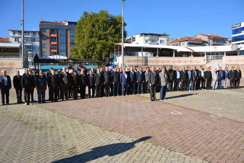 19 Ekim Muhtarlar Günü dolayısıyla Banaz'da çelenk sunma töreni düzenlendi