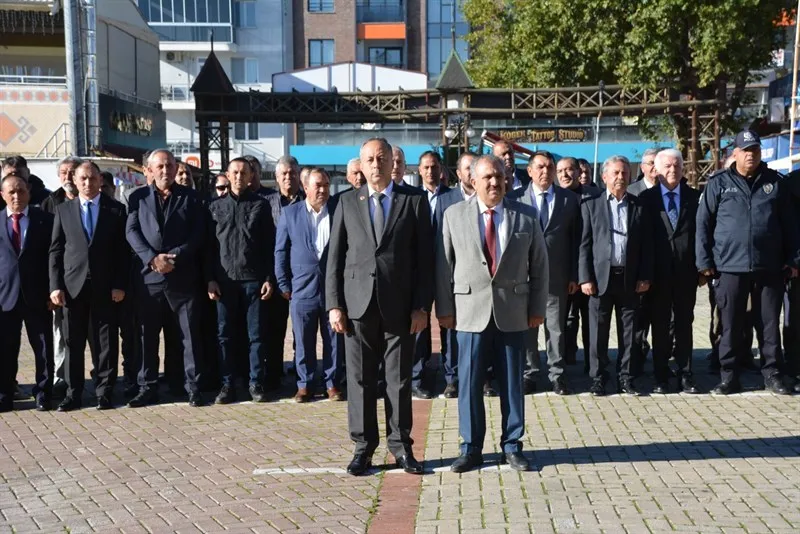 19 Ekim Muhtarlar Günü dolayısıyla Banaz'da çelenk sunma töreni düzenlendi