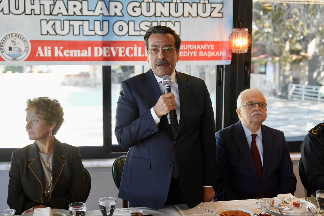 Başkan Deveciler Muhtarlarla bir araya geldi