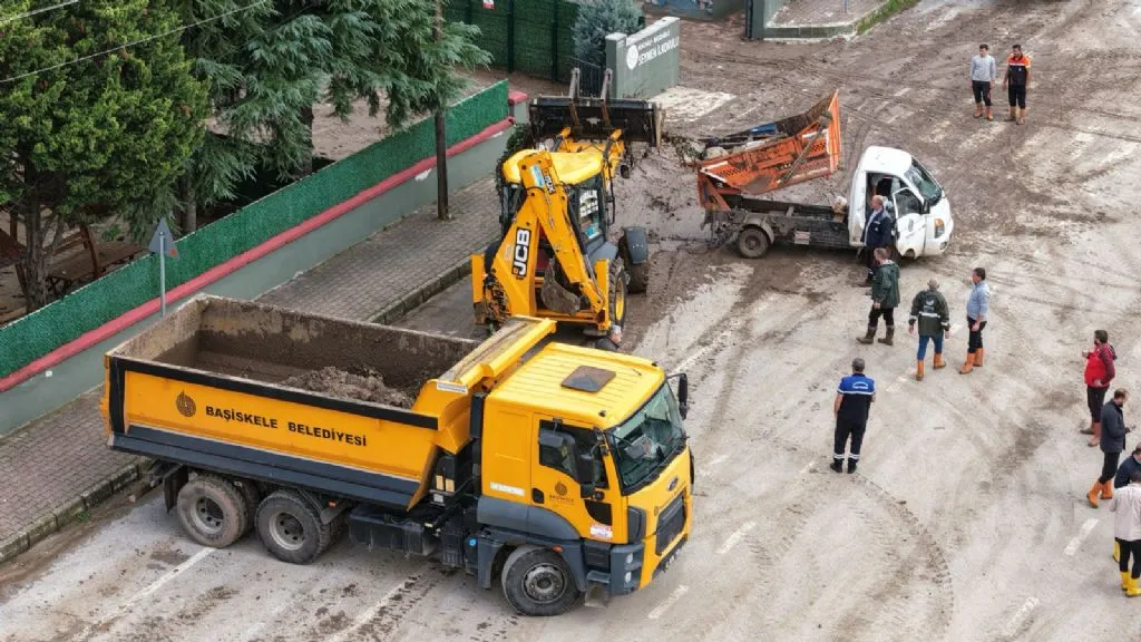 Başiskele´de selin ardından tüm imkânlar seferber edildi