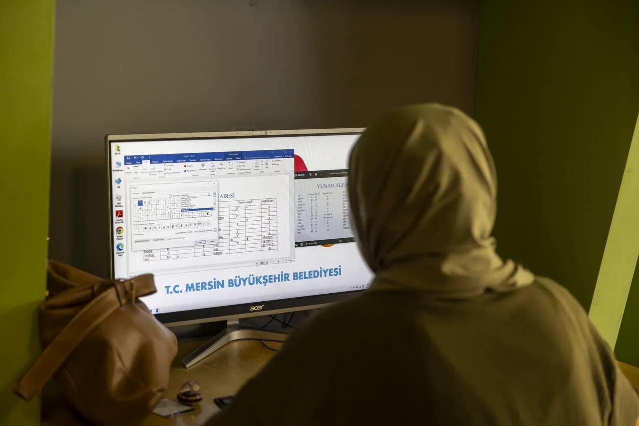 Mersin Büyükşehir kent genelindeki 17 okuma Salonu ile öğrencilerin daima yanında
