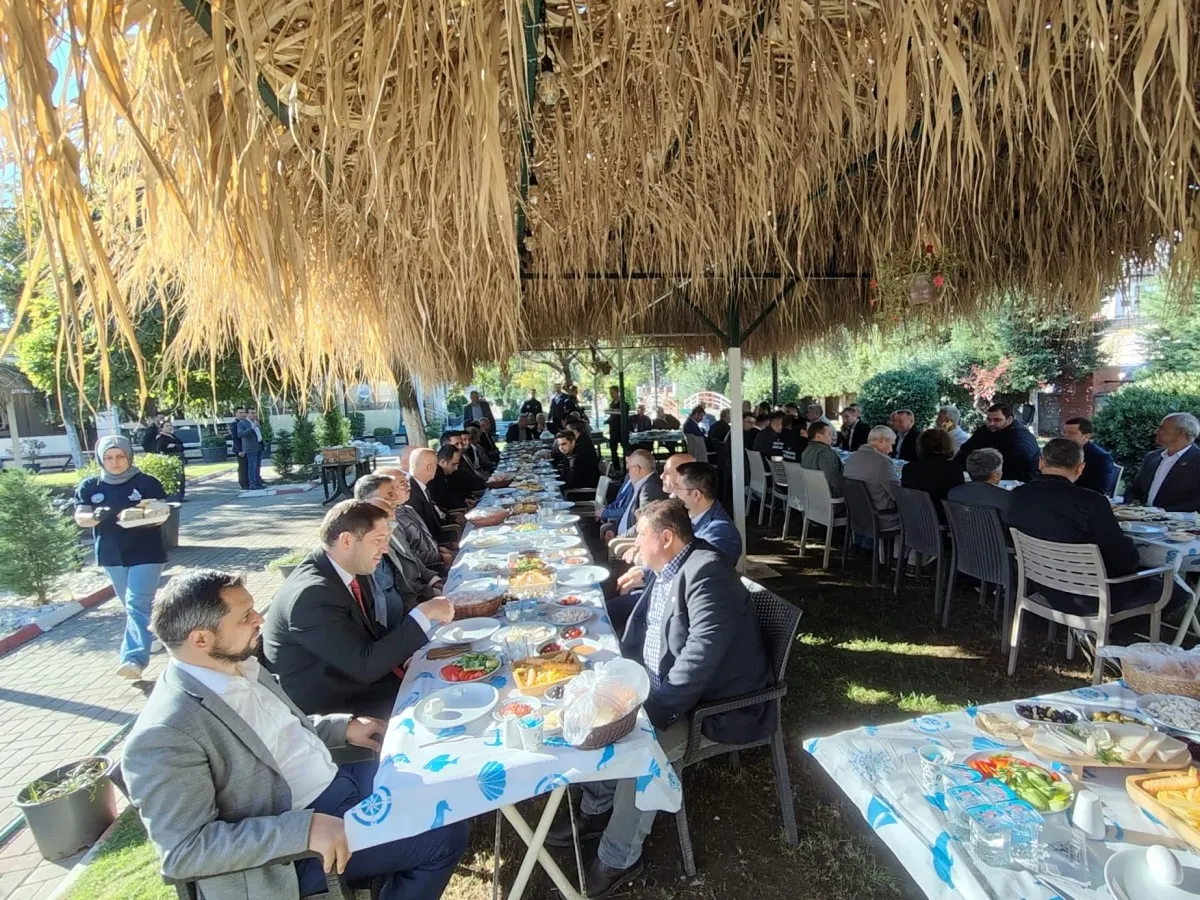 Bozdoğan’da Muhtarlar Günü dolayısıyla muhtarlarla kahvaltıda buluştu