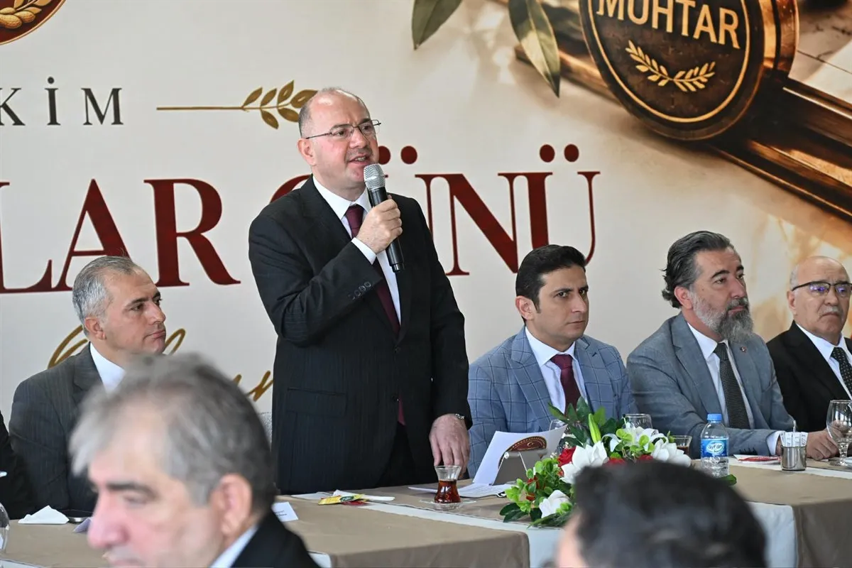 Vali Serdengeçti, 19 Ekim Muhtarlar Günü dolayısıyla muhtarlarla bir araya geldi