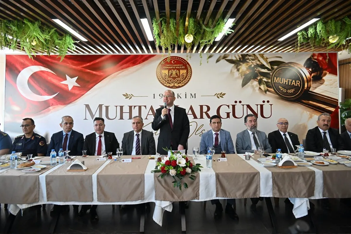 Vali Serdengeçti, 19 Ekim Muhtarlar Günü dolayısıyla muhtarlarla bir araya geldi