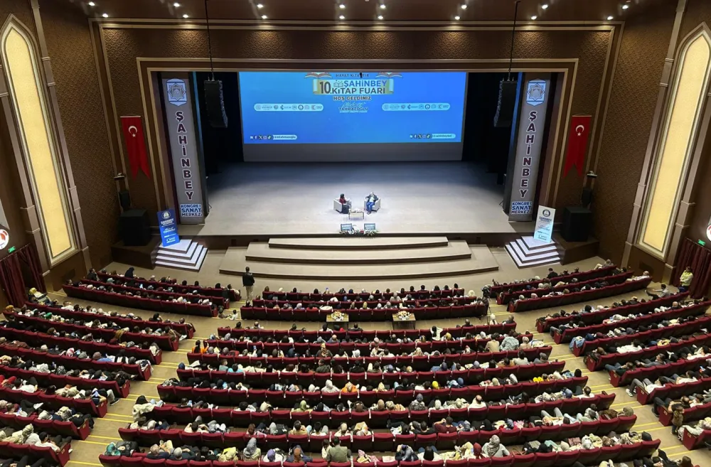 Tarhan, Gaziantepli okurlarıyla buluştu