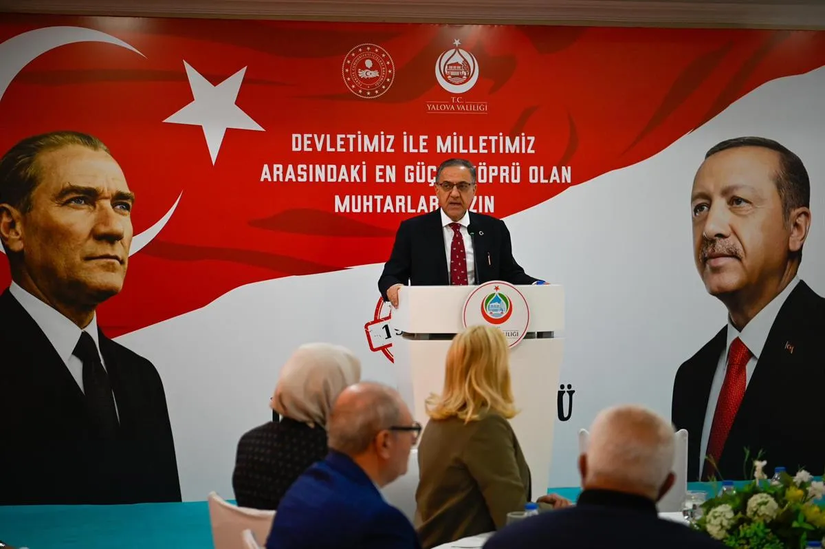 Yalova Valisi Usta 19 Ekim Muhtarlar Günü münasebetiyle köy ve mahalle muhtarlarıyla bir araya geldi