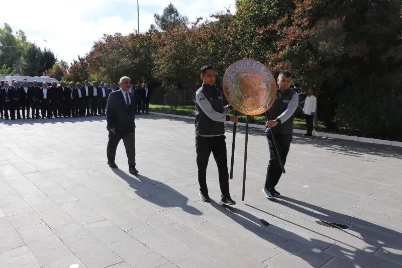 Ceylanpınar Kaymakamı Çakal, muhtarlarla yemek programında bir araya geldi