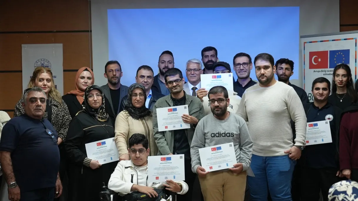 Elazığ Belediyesi DİGEM’de kursiyerler sertifikalarını aldı