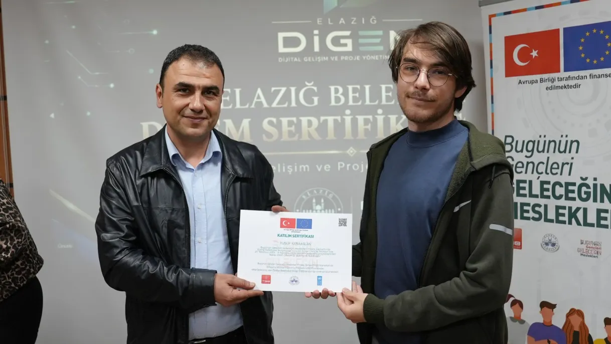 Elazığ Belediyesi DİGEM’de kursiyerler sertifikalarını aldı