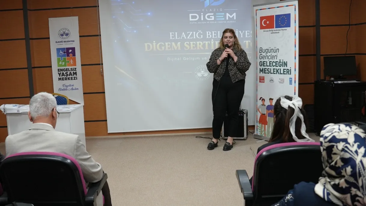 Elazığ Belediyesi DİGEM’de kursiyerler sertifikalarını aldı