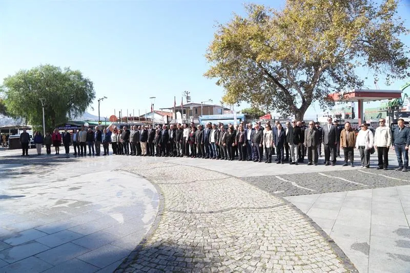 Dikili Kaymakamı 19 Ekim Muhtarlar Günü dolayısıyla mahalle muhtarlarıyla bir araya geldi