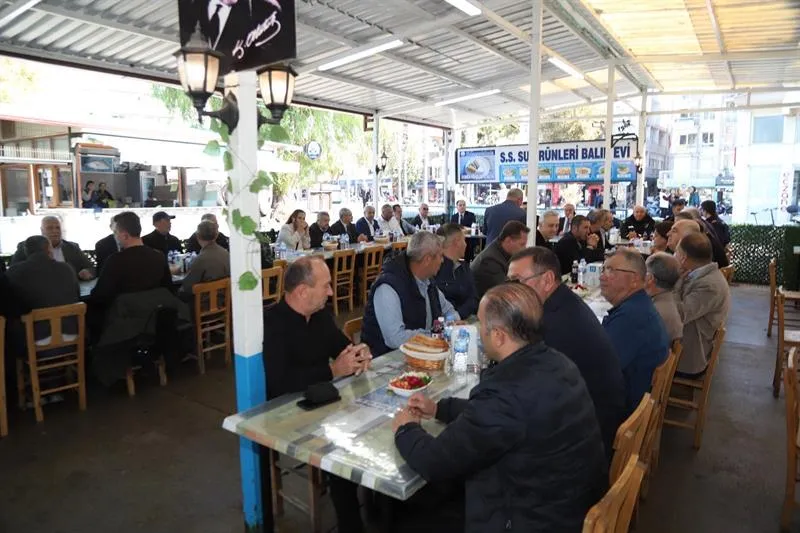 Dikili Kaymakamı 19 Ekim Muhtarlar Günü dolayısıyla mahalle muhtarlarıyla bir araya geldi
