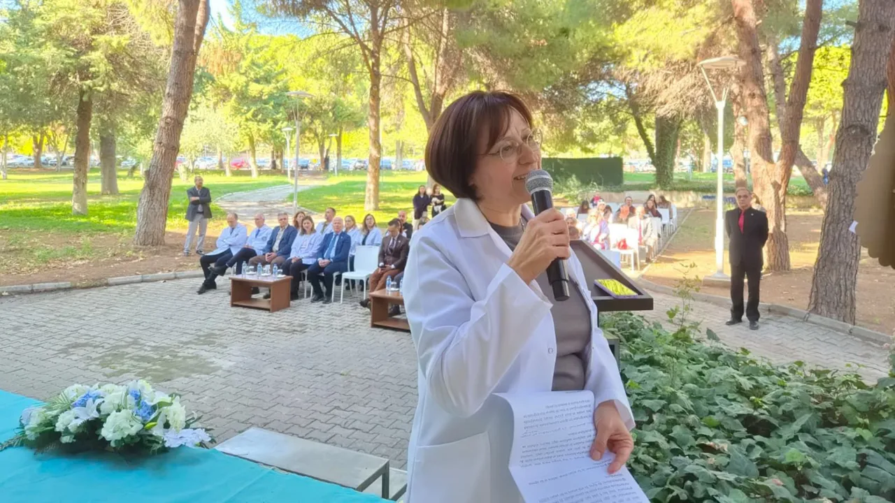Geleceğin eczacıları mesleğe ilk adımlarını attı