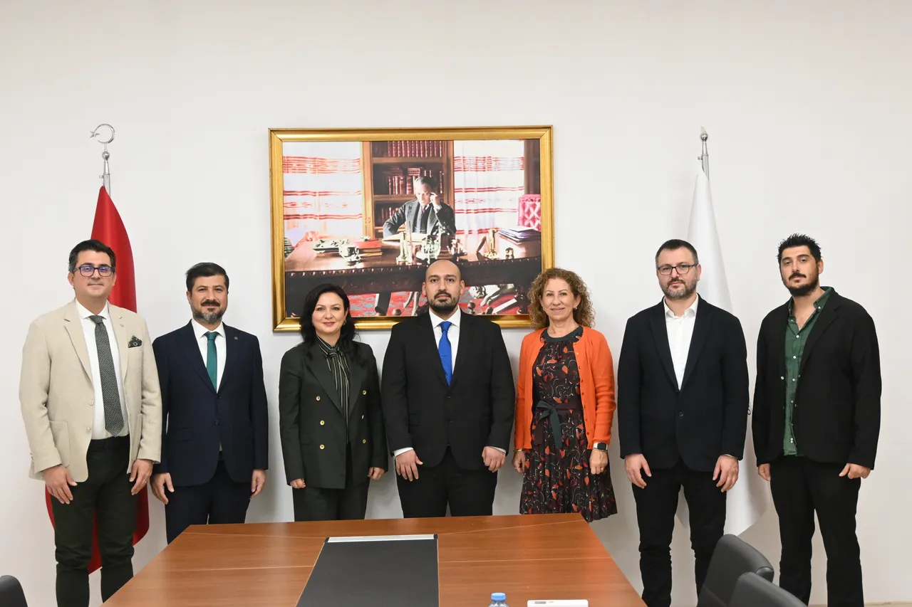 İlk uzman hekimi mezun oldu