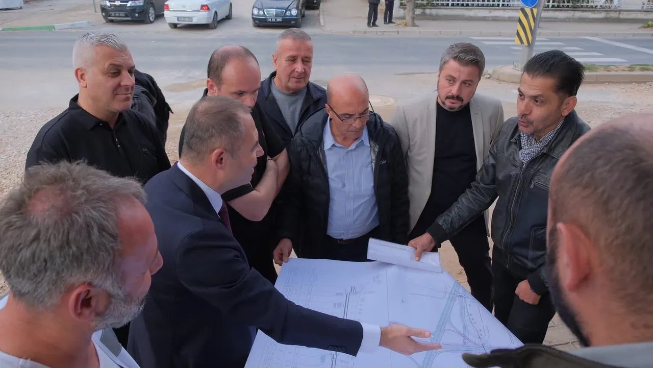 Kırklareli Belediyesi, altyapı projesi Kapsamında Kurtuluş Caddesi’ndeki çalışmaları yerinde inceledi