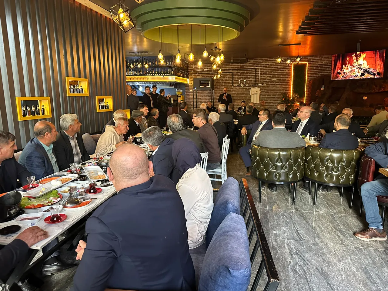 Tuzluca Belediye Başkanı, mahalle ve köy muhtarlarıyla kahvaltıda buluştu
