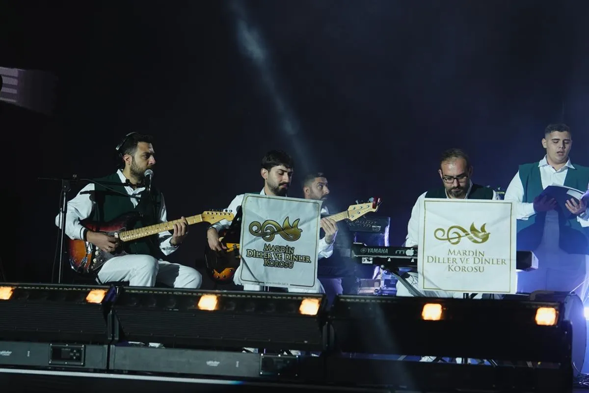 Mardin Diller ve Dinler Korosu’ndan Kültür Yolu Festivali’nde müzik ziyafeti