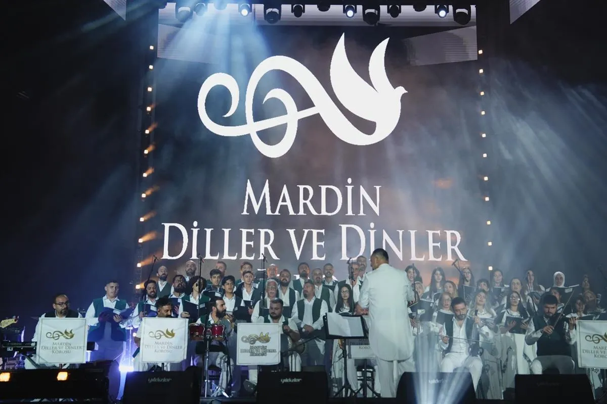 Mardin Diller ve Dinler Korosu’ndan Kültür Yolu Festivali’nde müzik ziyafeti